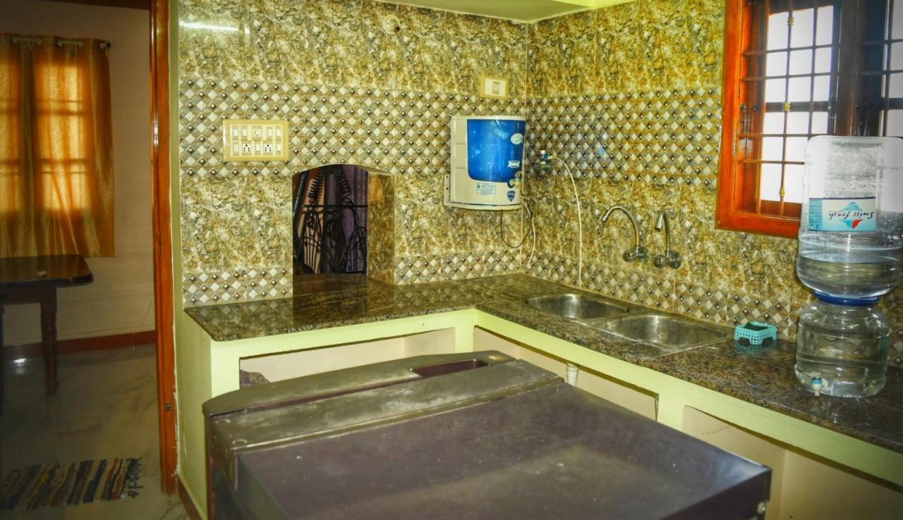 Le Cadillac Bungalow Пондичерри Экстерьер фото