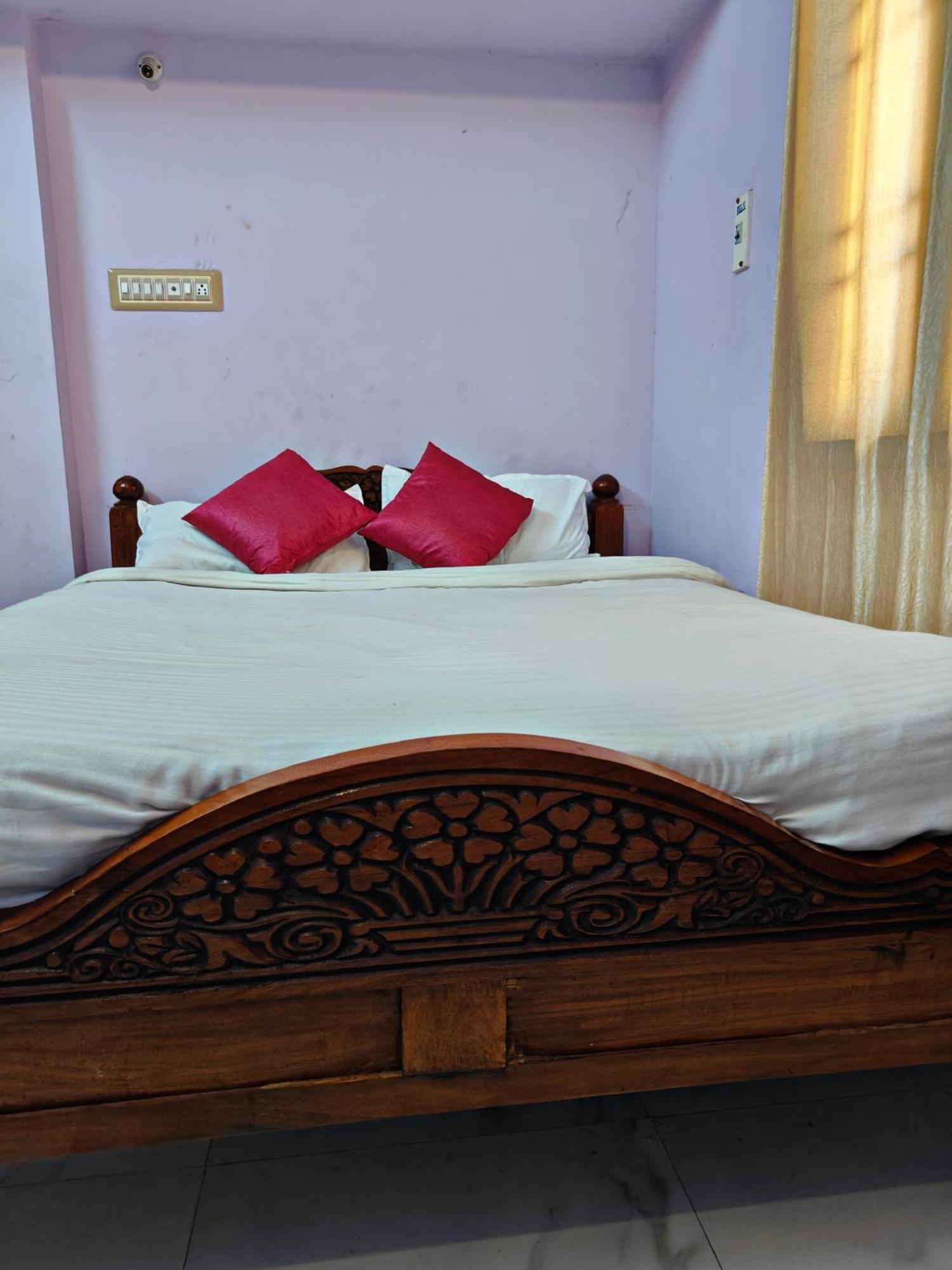 Le Cadillac Bungalow Пондичерри Экстерьер фото