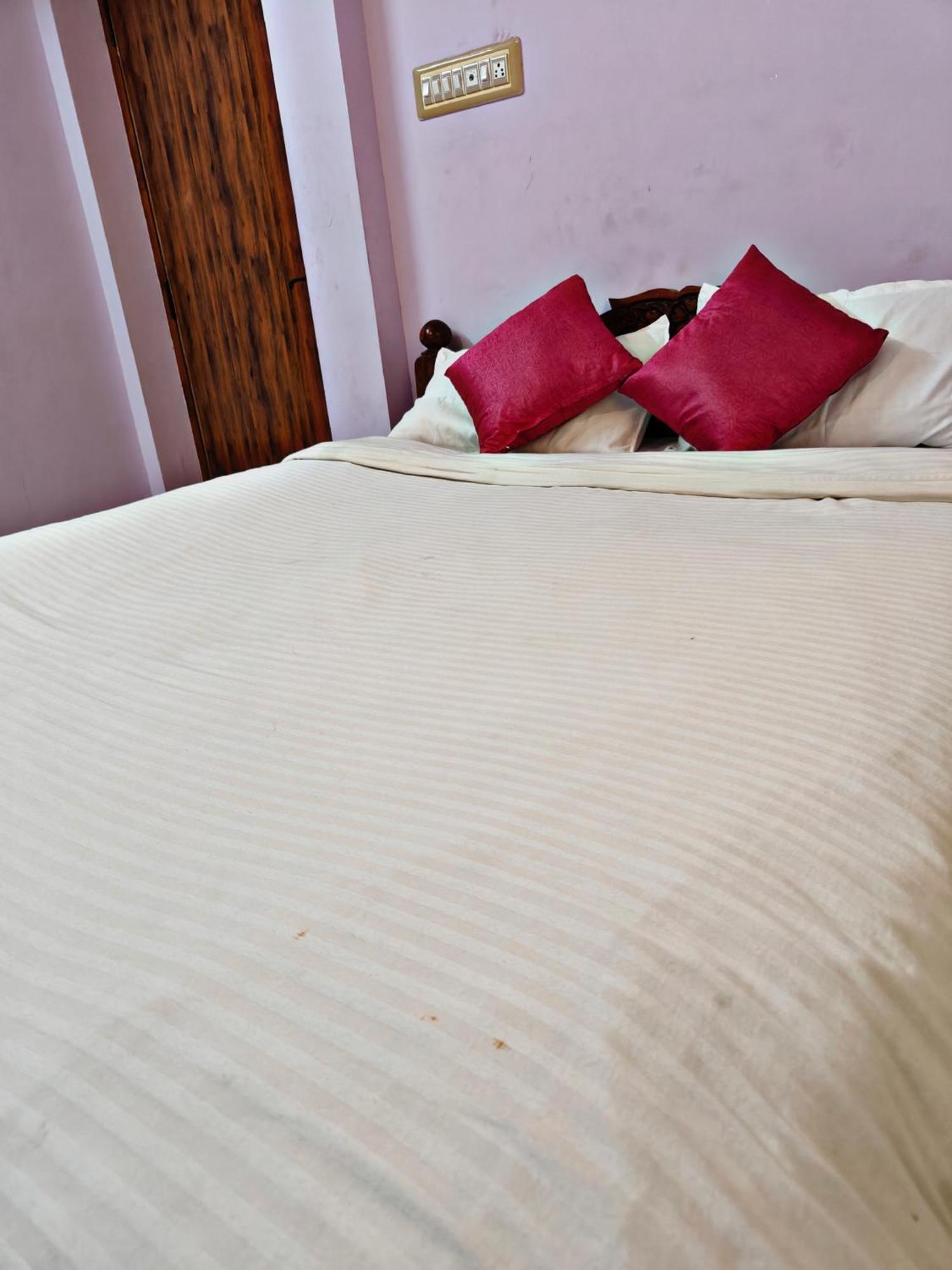 Le Cadillac Bungalow Пондичерри Экстерьер фото